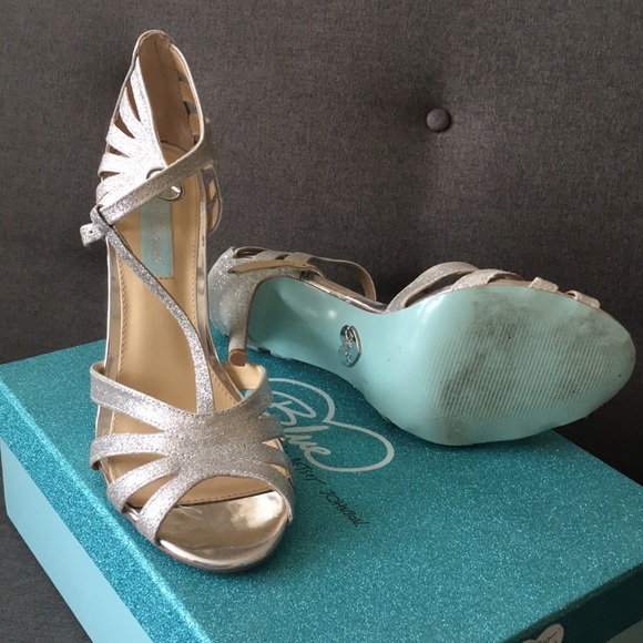 Perfect Silver Wedding Heels - Picture 3 of 4